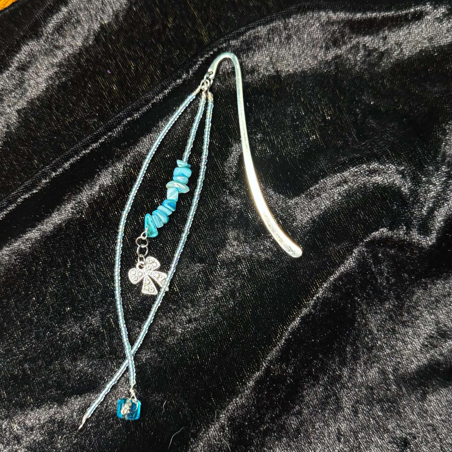 The Bookworm’s Bow (Bookmark)